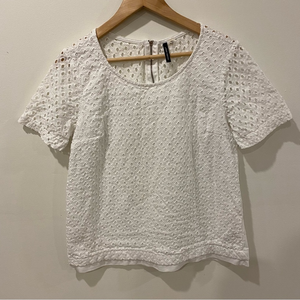 White eyelet shirt size medium Amanda Green short sleeve top